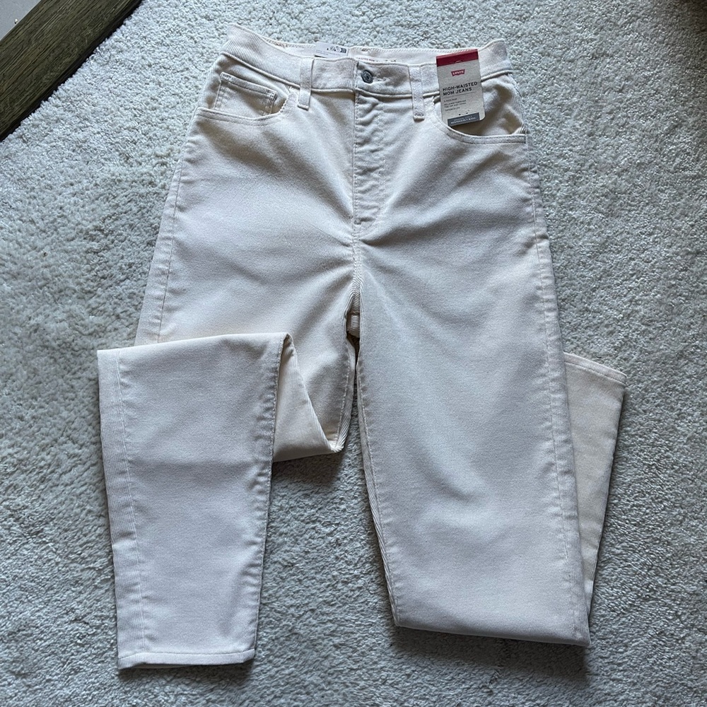 NWT Levi's Corduroy High Waisted Mom Jeans Size 28/29